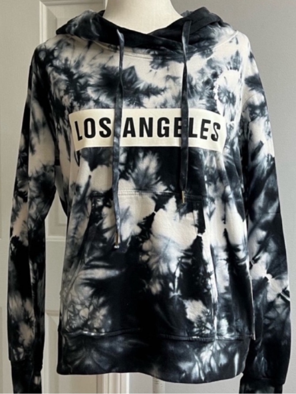 Young, Fabulous & Broke Black and White Tie-Dye Hoodie Size M